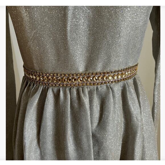 Ieena Mac Duggal 26125 Silver Metallic Long Sleeve Gown Size 2 Renaissance Style - Picture 9 of 9